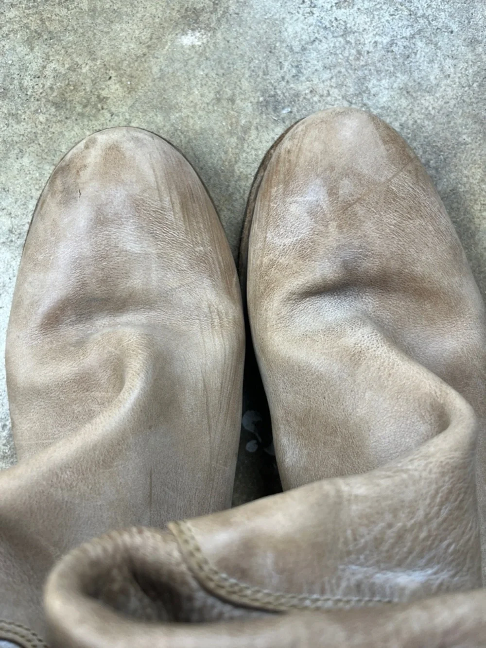 Frye Paige Tall Leather Riding Boots in Light Taupe (with flaw) Size: 9 1/2B